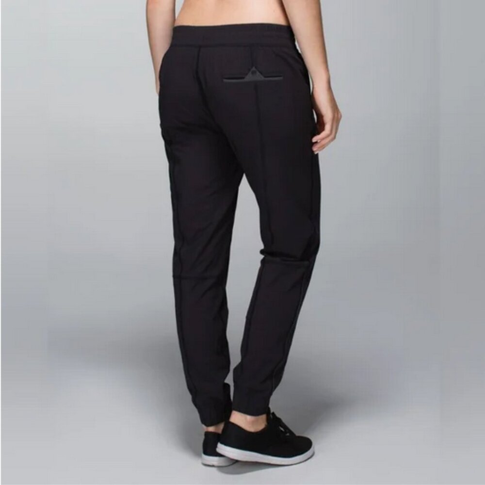 Lululemon Track To Reality II Reflective pants Size 4